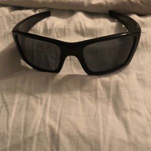 Mens polarized fuel cell Oakley sunglasses